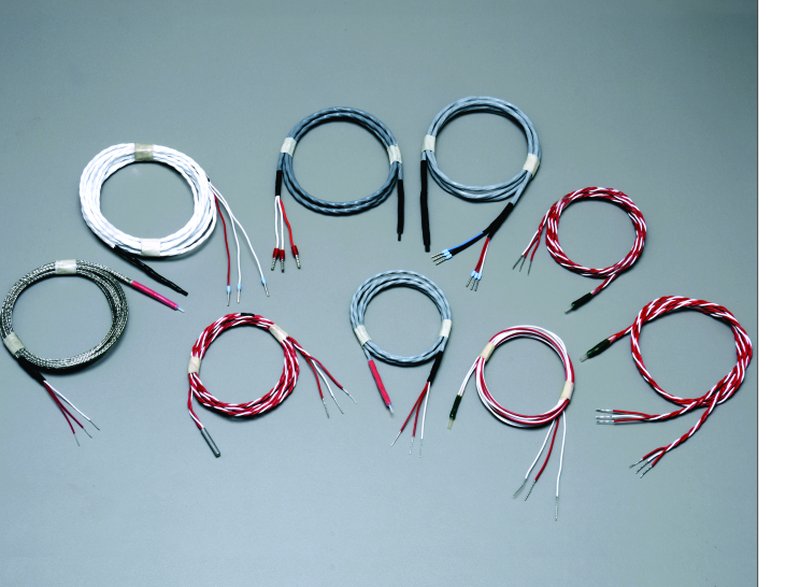 Bead type resistance temperature detectors with assorted lead configurations